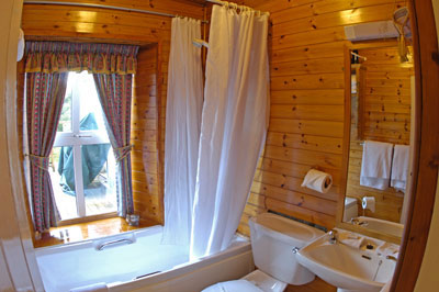 Fanad suite bathroom